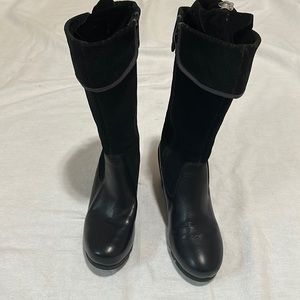 Merrell Black leather & Suede boots. NWOT. Size 9